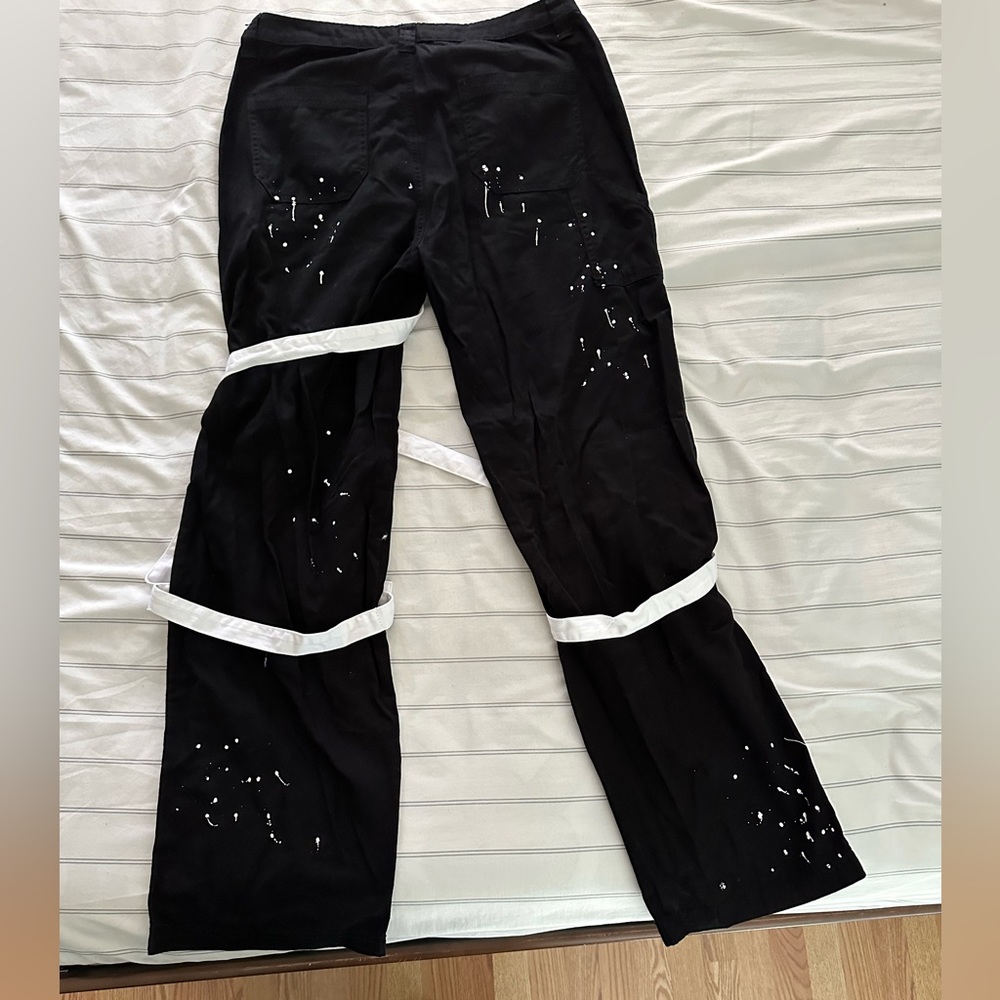 Black & White Hot Topic Carpenter Pants - Hi-Rise